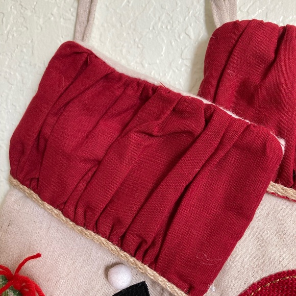 Annie’s Attic Christmas tree skirt W/ 2 Decorative Stockings Snowman & Santa. - Picture 13 of 15